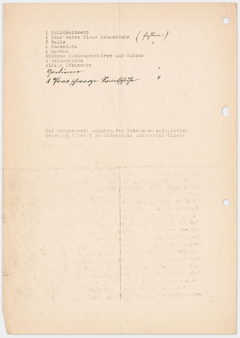 Seite 2 - Eidesstattliche Erklärung, Schreibmaschine getippt, schwarze Farbe, Din A 4, leicht vergilbtes Papier, drei mal gelocht links außen